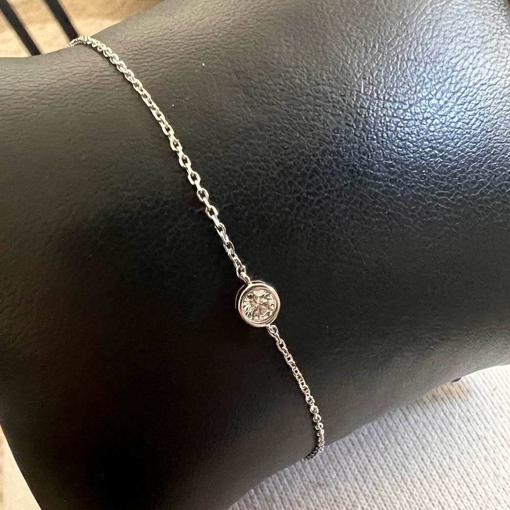 VRAI lab grown round brilliant diamond bracelet